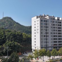 希岸酒店(高州站前路店)