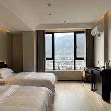 漾濞见山民宿
