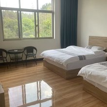 弥勒云旭温泉民宿(湖泉生态园店)