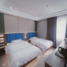 栖上美宿(广州白云火车站上步地铁站店)