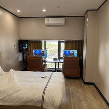 钒娱电竞民宿(仁和区领地阳光花城店)