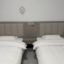 弥勒玲丽温泉民宿(湖泉生态园店)