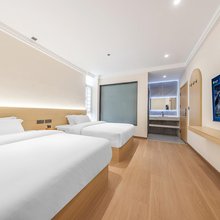 宣威月下拾光酒店(宣威火车站店)