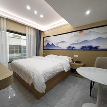安顺迎尊酒店(黄果树大街大润发店)