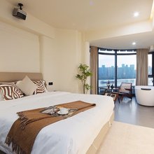 悦己阅湘江酒店(长沙五一广场培元桥地铁站店)