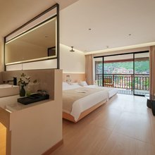 山与山寻全景民宿(西江千户苗寨东引观景台苗族博物馆店)