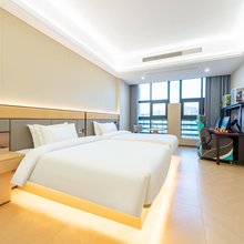 漫威轻奢电竞酒店(阜宁上海路店)