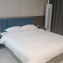涵香居民宿(枣庄东站东湖公园店)