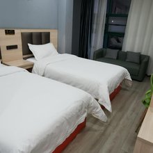 锦华宾馆(武汉国际博览中心第三寄宿中学店)