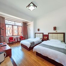 龙陵勐腊镇侨缘酒店