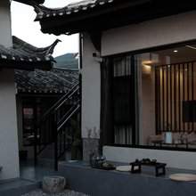 茶伴哩哩·如斯Rusi新中式度假庭院(束河古镇店)