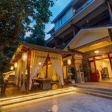 都江堰听风喃温泉度假民宿(都江堰高铁站店)
