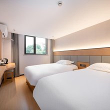 悦景酒店(上海御桥地铁站店)