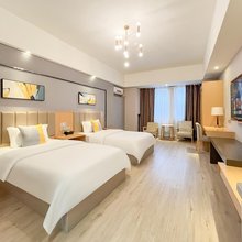 Feeling菲玲酒店(柳南万达店)