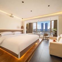 叁合·Levelcell高空观景酒店(花果园购物中心白宫艺术中心店)