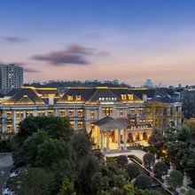 鹿喜·安伦酒店(成都广福地铁站麓湖生态城店)