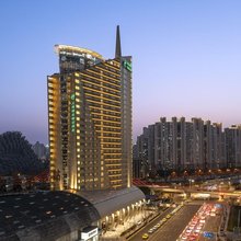 上海静安假日酒店
