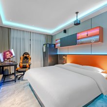 窝拽电竞文娱酒店(济南山东大学印象城店)