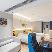 网鱼电竞酒店(成都双子塔环球中心店)