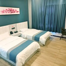 星期八民宿(喀什万达广场店)