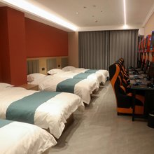 拾月拾电竞酒店