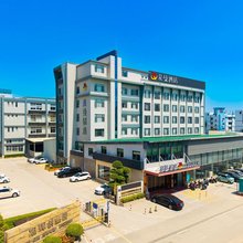 泉曼酒店(泉州新天城市广场经贸学院店)