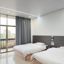 东兴港湾酒店(万尾金滩店)