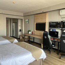 格林电竞酒店(威海文登大润发店)
