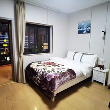 康定市悦乐小屋民宿