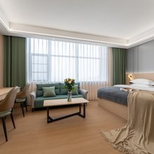 岚枫酒店(昆明巫家坝中央公园巫家坝地铁站店)