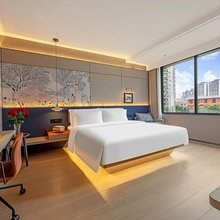 兰兹酒店(长沙五一广场桂花公园地铁站店)
