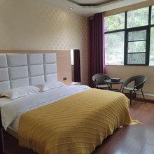 关岭黄果树华丽酒店