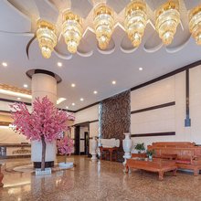 乾泰大酒店(柳州马鞍山公园窑埠古镇店)
