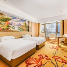 W唯也纳国际酒店(南宁朝阳广场狮山公园地铁站店)