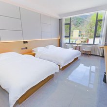 鑫磊阁客栈(官鹅沟景区店)