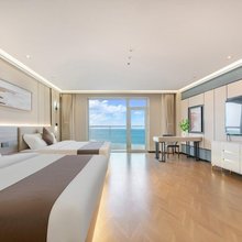 海潮轻奢海景公寓(黄金海岸店)