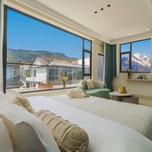 Romantic·只如初见「日照金山」休闲度假观景美宿(丽江束河店)