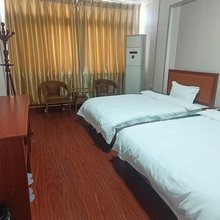 万和宾馆(兴泰大道店)