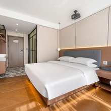景德镇亦居欢朋酒店(人民广场陶阳里店)