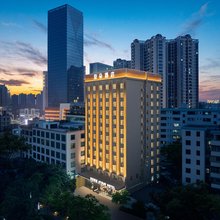 湛江赤坎金沙湾观海长廊亚朵酒店