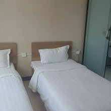 沧县奇云宾馆