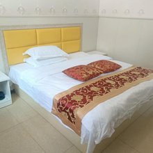 布拖欣欣酒店(龙潭镇店)