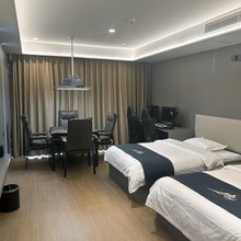 橙橙电竞酒店