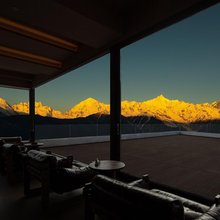 梅里拾柒·雪山酒店