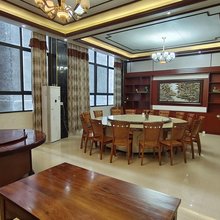 群群酒店