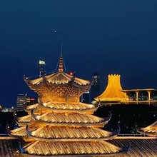 无界城市设计师酒店(南宁金湖广场地铁站埌西夜市店)