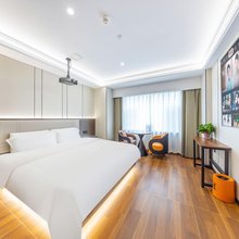云景智选酒店(西关地铁站D出口张掖路步行街店)