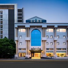 上海打浦桥日月光中心亚朵酒店