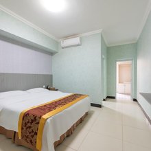 三人行商务旅馆