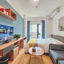 TH设计师公寓(成都四河地铁新川公园店)